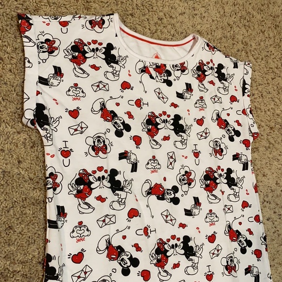 BNWOT Disney Mickey & Minnie Mouse Love ❤️ super soft sleep shirt size XS/S - Picture 3 of 4